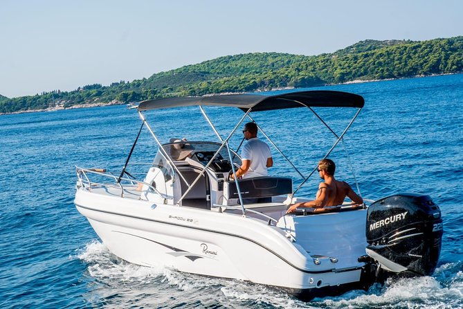 private-speedboat-tour-to-elaphiti-islands-2