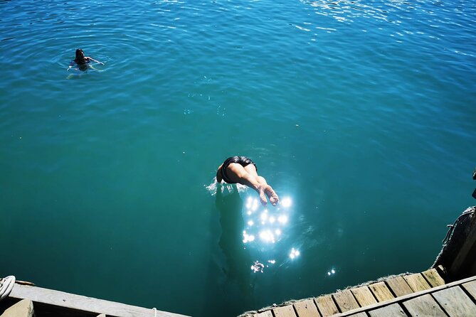 private-speedboat-tour-with-blue-and-green-lagoons-in-ilha-grande