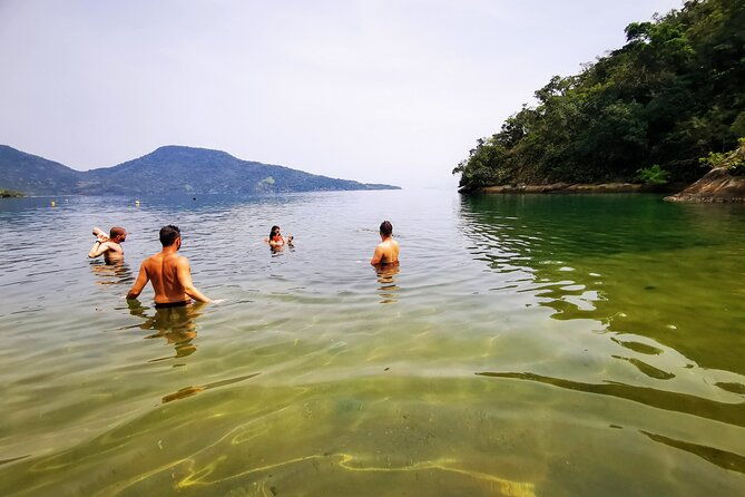 private-speedboat-tour-with-blue-and-green-lagoons-in-ilha-grande