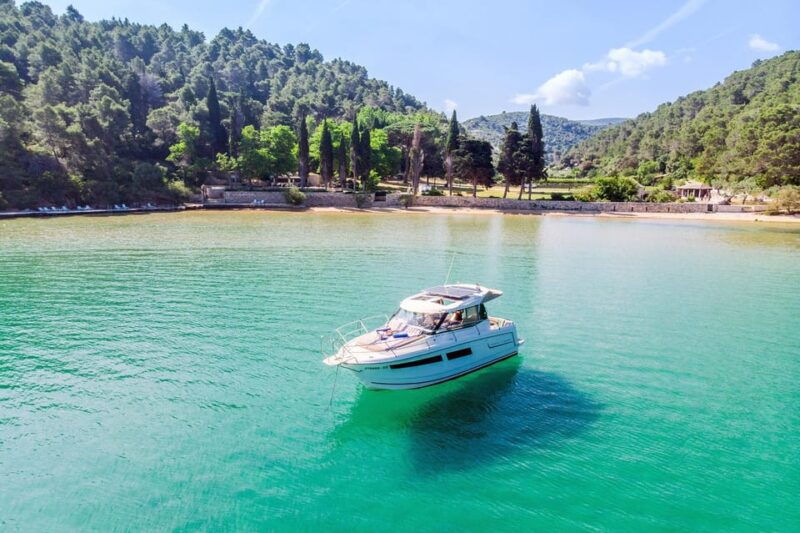 private-speedboat-tours-sea-symphony