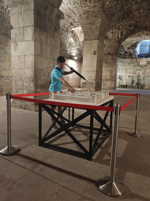 private-split-and-trogir-guided-walk-tour-cruise-ship-pickup