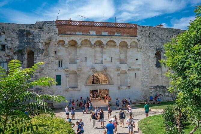 Private Split: History, Local Bites, Wine & Seafood Extravaganza - Summary: Who Is This Tour Best For?