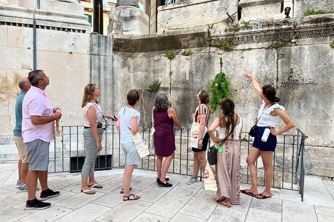 private-split-visit-diocletian-palace-taste-food-at-the-market