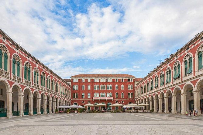 private-split-walking-tour