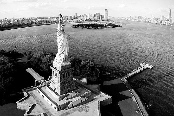 private-statue-of-liberty-and-ellis-island-tour