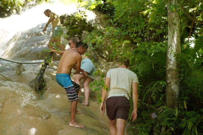 private-sticky-waterfall-floating-srilanna-national-park