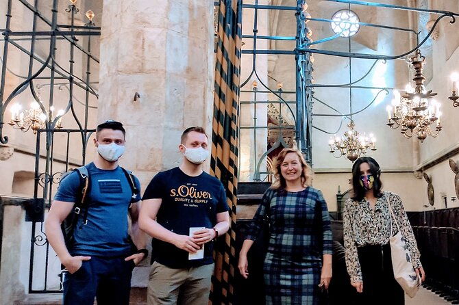 private-stories-of-jewish-prague-walking-tour-2