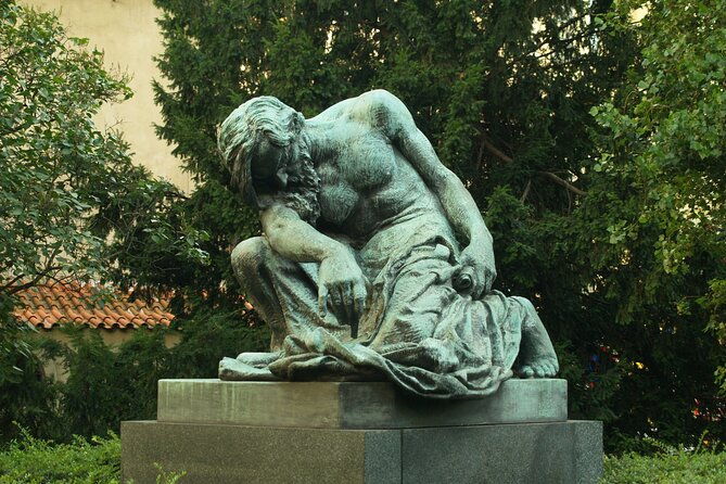 private-stories-of-jewish-prague-walking-tour