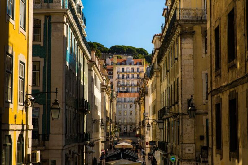 private-street-art-tour-in-lisbon