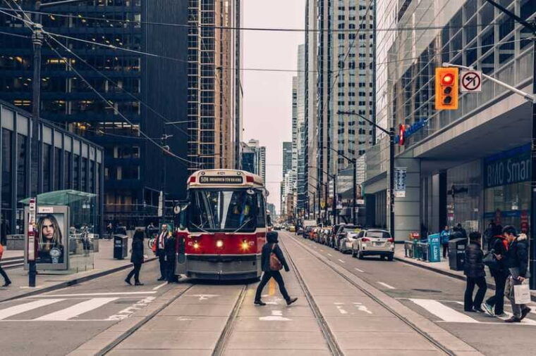 private-street-art-tour-in-toronto