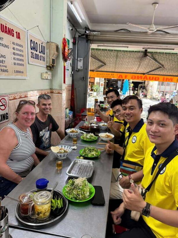 private-street-food-motorbike-tour-in-da-nang-city