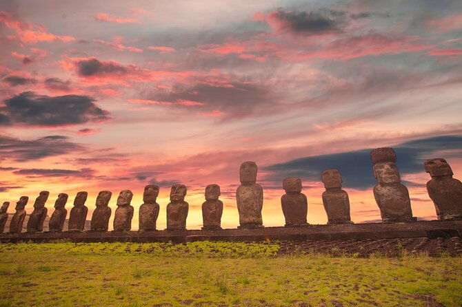 private-sunrise-tour-at-15-moai-tongariki-park