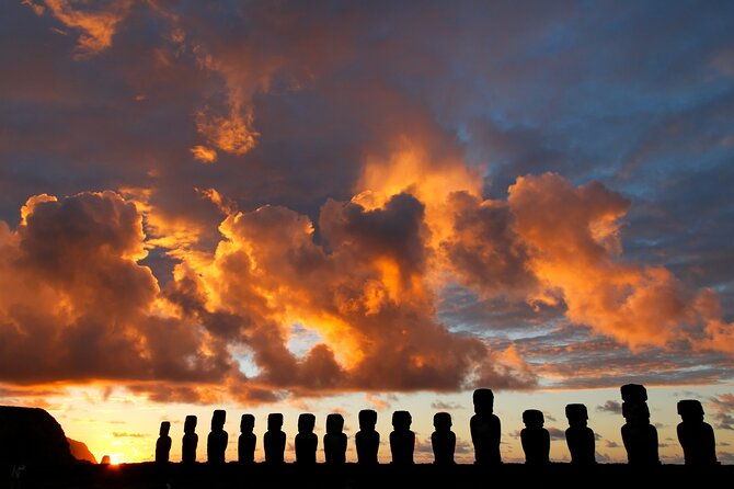 private-sunrise-tour-at-15-moai-tongariki-park