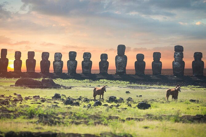 private-sunrise-tour-at-15-moai-tongariki-park