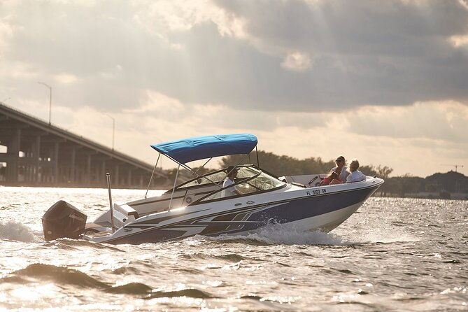 private-sunset-boat-cruise-in-miami-with-champagne-by-the-cleat-2