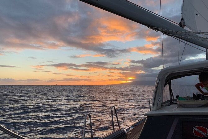 private-sunset-boat-cruise-in-waikiki-honolulu-2