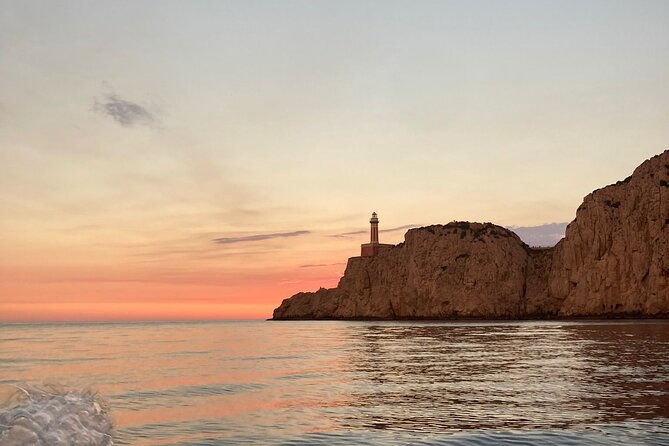 private-sunset-boat-tour-capri-from-sorrento-on-classic-gozzo