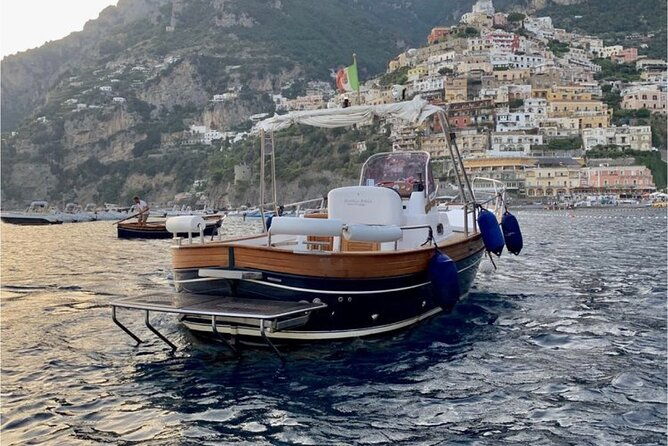 private-sunset-boat-tour-in-positano