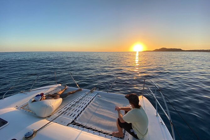 private-sunset-catamaran-cruise-in-waikiki