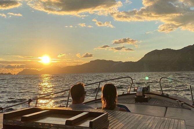 private-sunset-cruise-around-positano-amalfi-coast