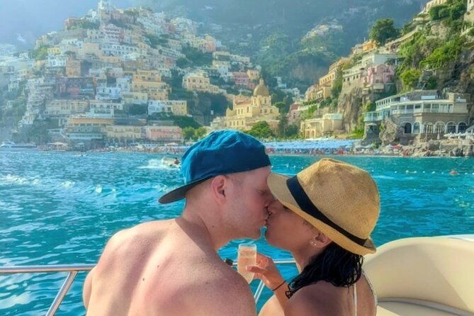 private-sunset-cruise-of-the-amalfi-coast-restroom-on-board-2