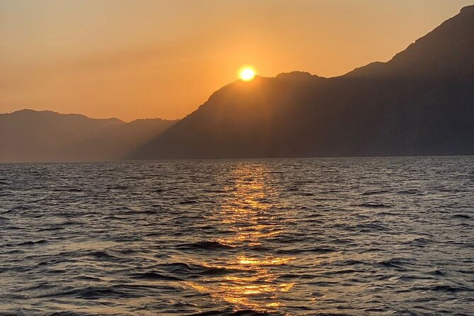 private-sunset-cruise-of-the-amalfi-coast-restroom-on-board-2