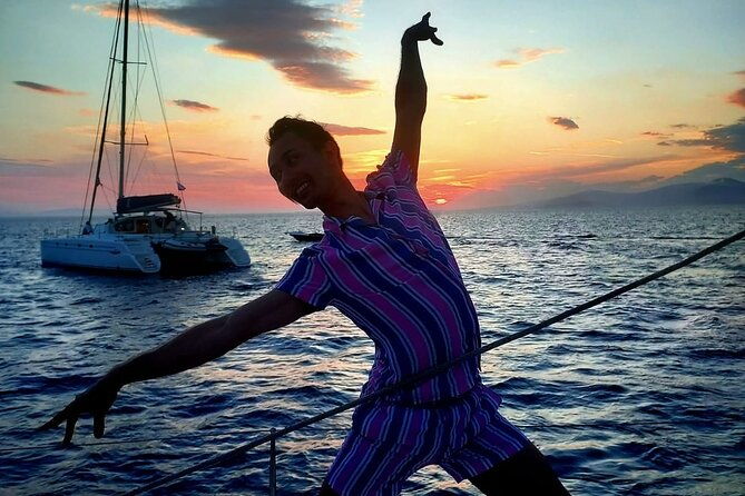 private-sunset-cruise-to-rhenialittle-venice-with-mykonian-viand
