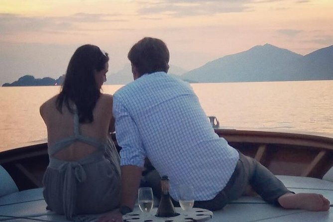 private-sunset-cruise-with-prosecco-onboard