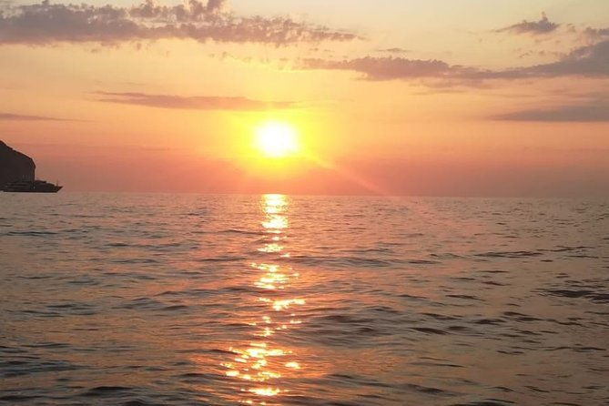 private-sunset-cruise-with-prosecco-onboard