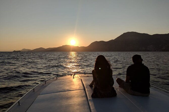 private-sunset-cruise-with-prosecco-onboard