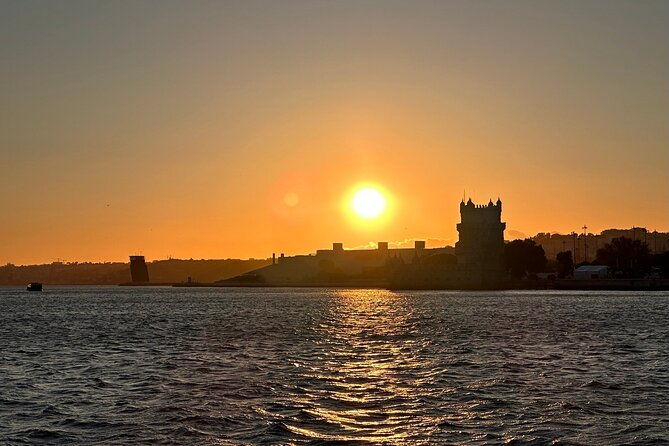 private-sunset-sailing-boat-tour-in-lisbon