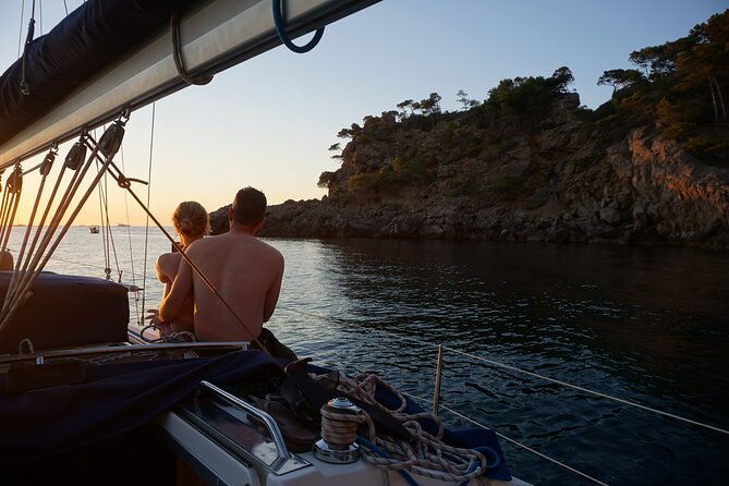 private-sunset-sailing-tour-along-the-north-coast-2