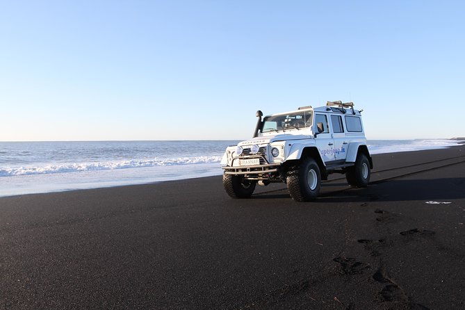private-superjeep-full-day-south-coast-and-eyjafjallajokull-volcano-sights