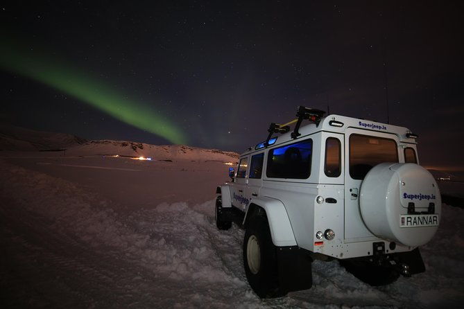 private-superjeep-northern-lights-hunt
