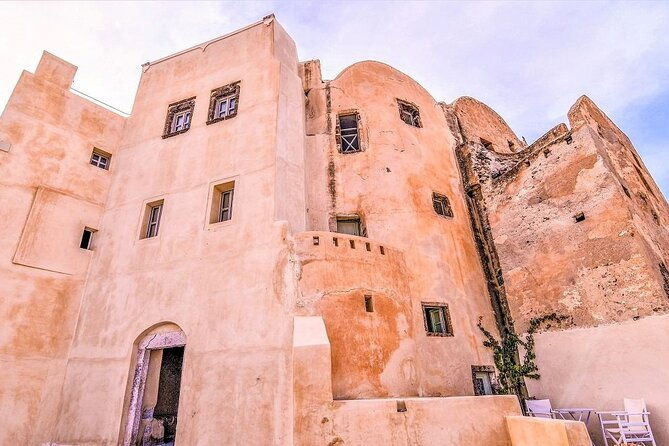 private-tailor-made-tour-explore-santorini-with-comfort-style