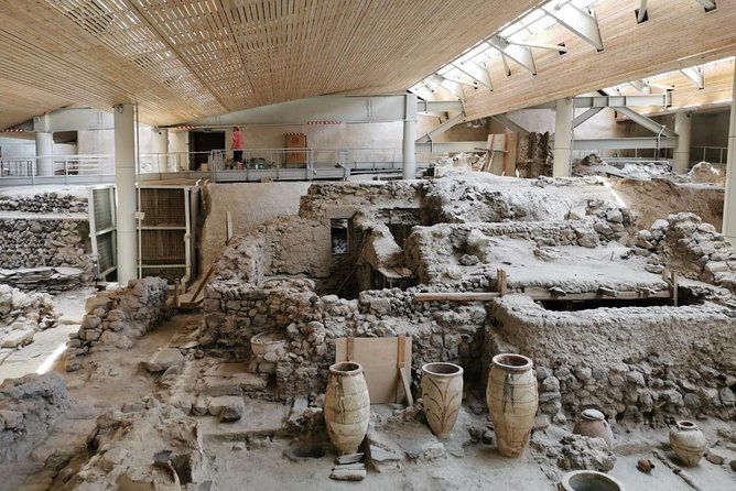 private-tailor-made-tour-explore-santorini-with-comfort-style