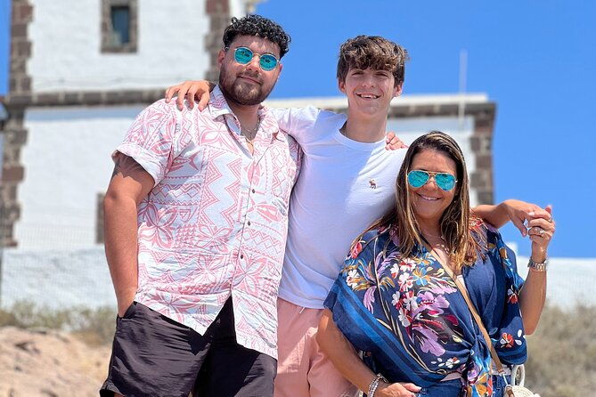 private-tailormade-tour-in-santorini-island-with-local-driver