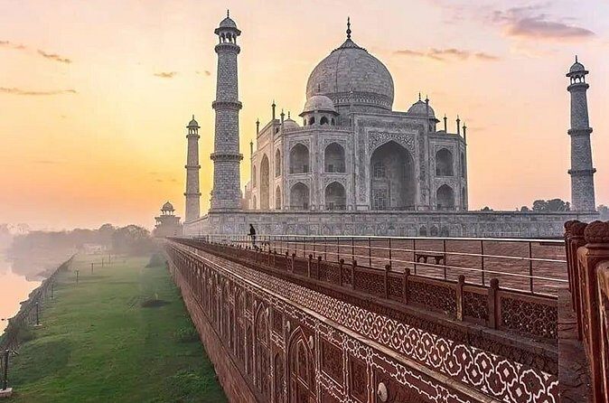 Private Taj Mahal Day Trip from Delhi by Car - The Experience from Reviews