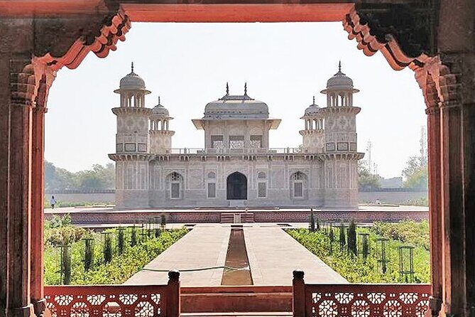 Private Taj Mahal Sunrise with Agra Day Tour from Delhi - Lunch at Trident Hotel Agra