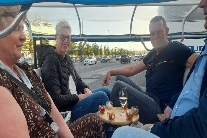 private-tapas-tuk-tuk-tour-through-lisbon