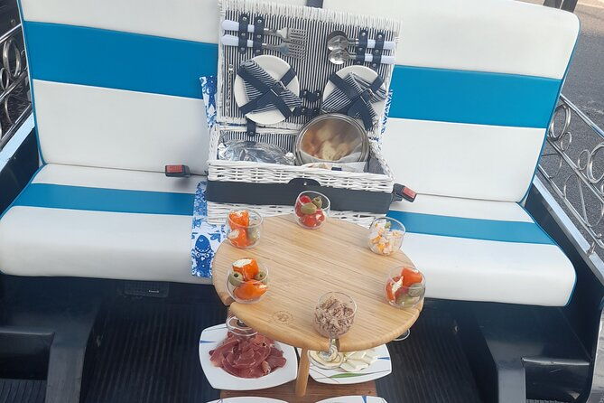 private-tapas-tuk-tuk-tour-through-lisbon