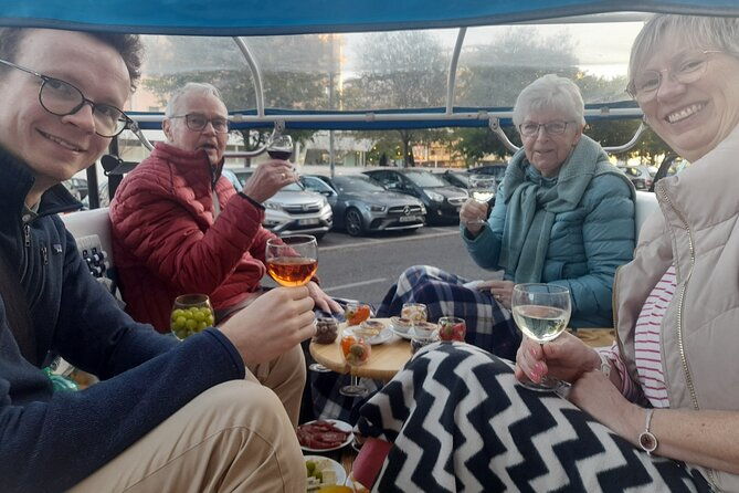 private-tapas-tuk-tuk-tour-through-lisbon