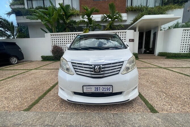 Private Taxi SiemReap to PhnomPenh Or From PhnomPenh to SiemReap One way only - An In-Depth Look at the Siem Reap to Phnom Penh Transfer