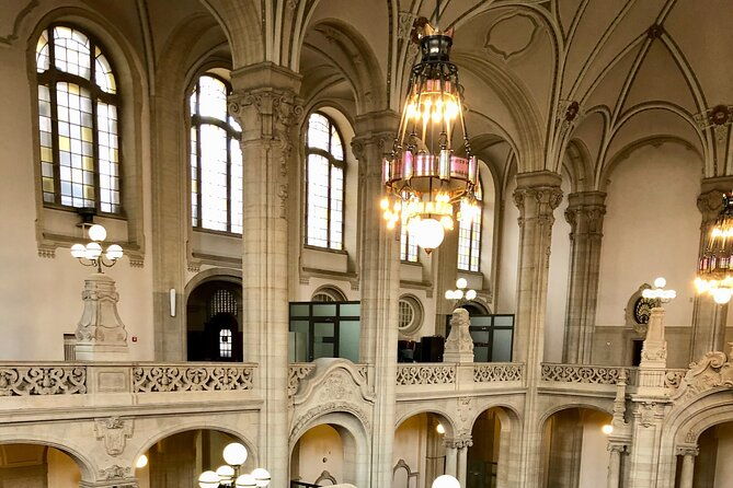 private-taxi-tour-city-east-west-history-and-architecture-3-4h