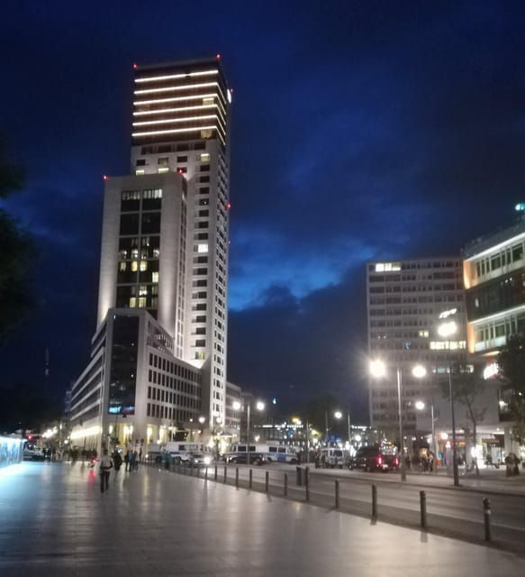 private-taylor-made-berlin-rickshaw-berlin-by-night