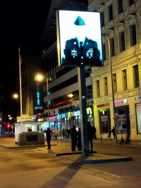 private-taylor-made-berlin-rickshaw-berlin-by-night
