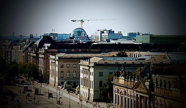 private-taylor-made-berlin-rickshaw-berlin-by-night