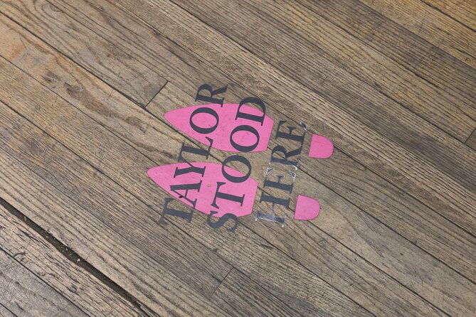 private-taylor-swift-hotspots-walking-tour