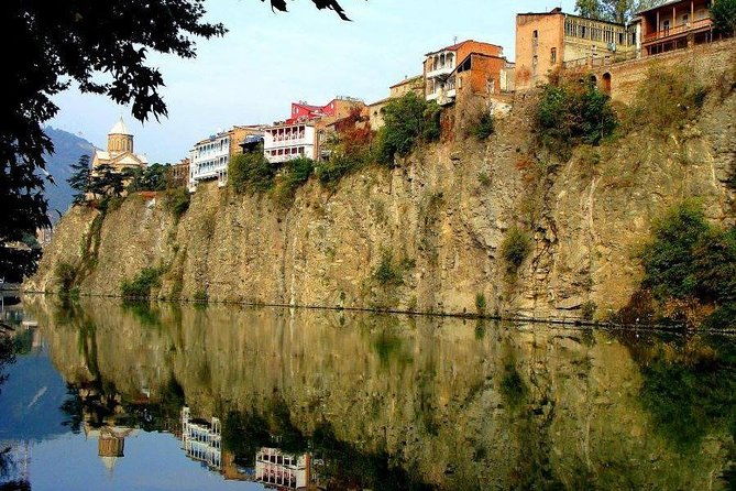 private-tbilisi-city-tour-and-dinner-with-folk-show