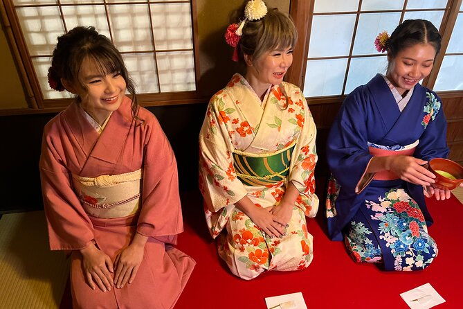 private-tea-ceremony-in-a-traditional-guest-house